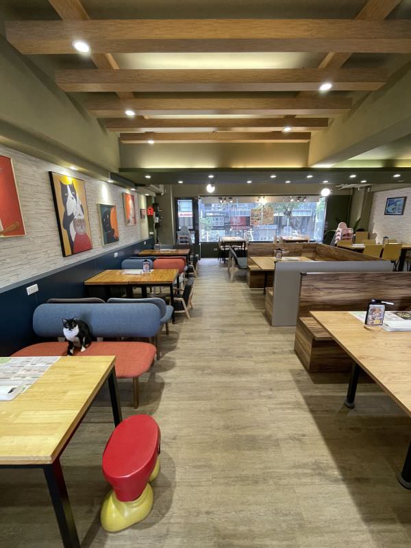 森林小徑文心店用餐環境